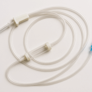 set de perfusion avec tubulure